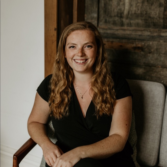 Meet your Posher, Mariah - Picture 3 of 3